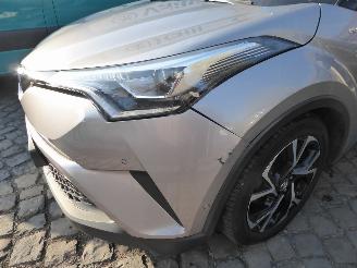 Toyota CH-R Hybrid picture 2