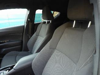 Toyota CH-R Hybrid picture 15