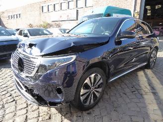 krockskadad bil auto Mercedes EQC 400 4Matic 2021/12
