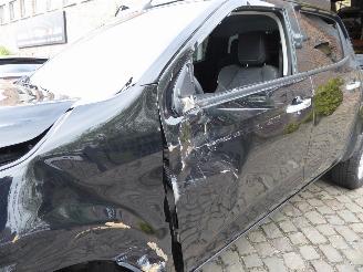 Isuzu D-Max Double Cab LSX picture 3