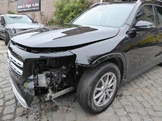 Mercedes GLB 200 picture 2