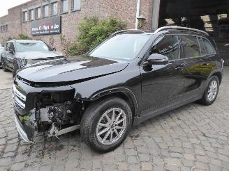 damaged passenger cars Mercedes GLB 200 2021/1