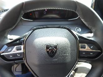 Peugeot 208 Allure picture 11