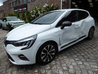Unfallwagen Renault Clio Techno 2023/8