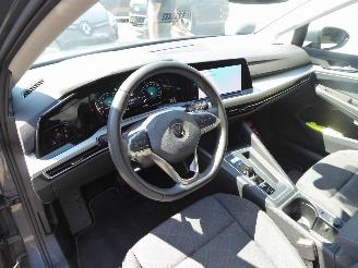 Volkswagen Golf Life picture 11