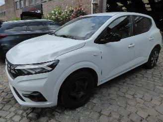 Damaged car Dacia Sandero Expression 2024/6
