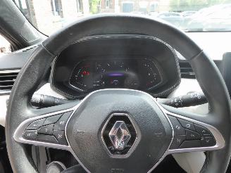 Renault Clio V Techno picture 13