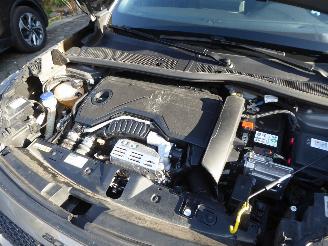 Peugeot 2008 Hybrid Active picture 23
