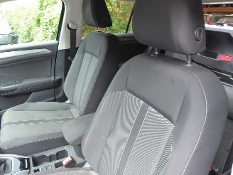 Volkswagen T-Roc Life picture 11