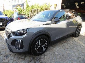 Auto incidentate Peugeot 2008 Hybrid 136 GT 2025/3
