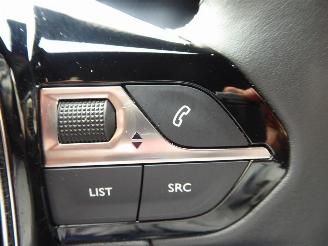 Peugeot 2008 Allure picture 15