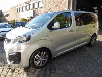damaged passenger cars Peugeot Traveller active 2018/8
