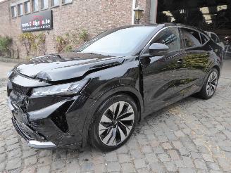 Coche accidentado Renault  Rafale 200 E-Tech Full Hybrid Techno 2026/3