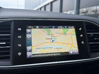 Peugeot 308 1.6 BlueHDI Blue Lease Executive Pack picture 12