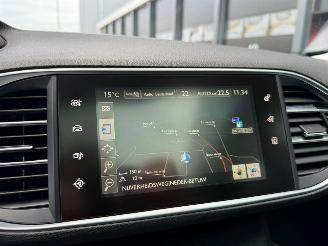 Peugeot 308 1.6 BlueHDi Panorama Navi Camera picture 10
