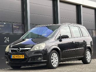 Käytettyjen passenger cars Opel Zafira 2.2 Essentia Navi Airco 7-PERS 2005/8