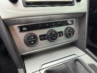 Volkswagen Passat 1.6 TDI Navi Clima Keyless EURO-6 picture 11