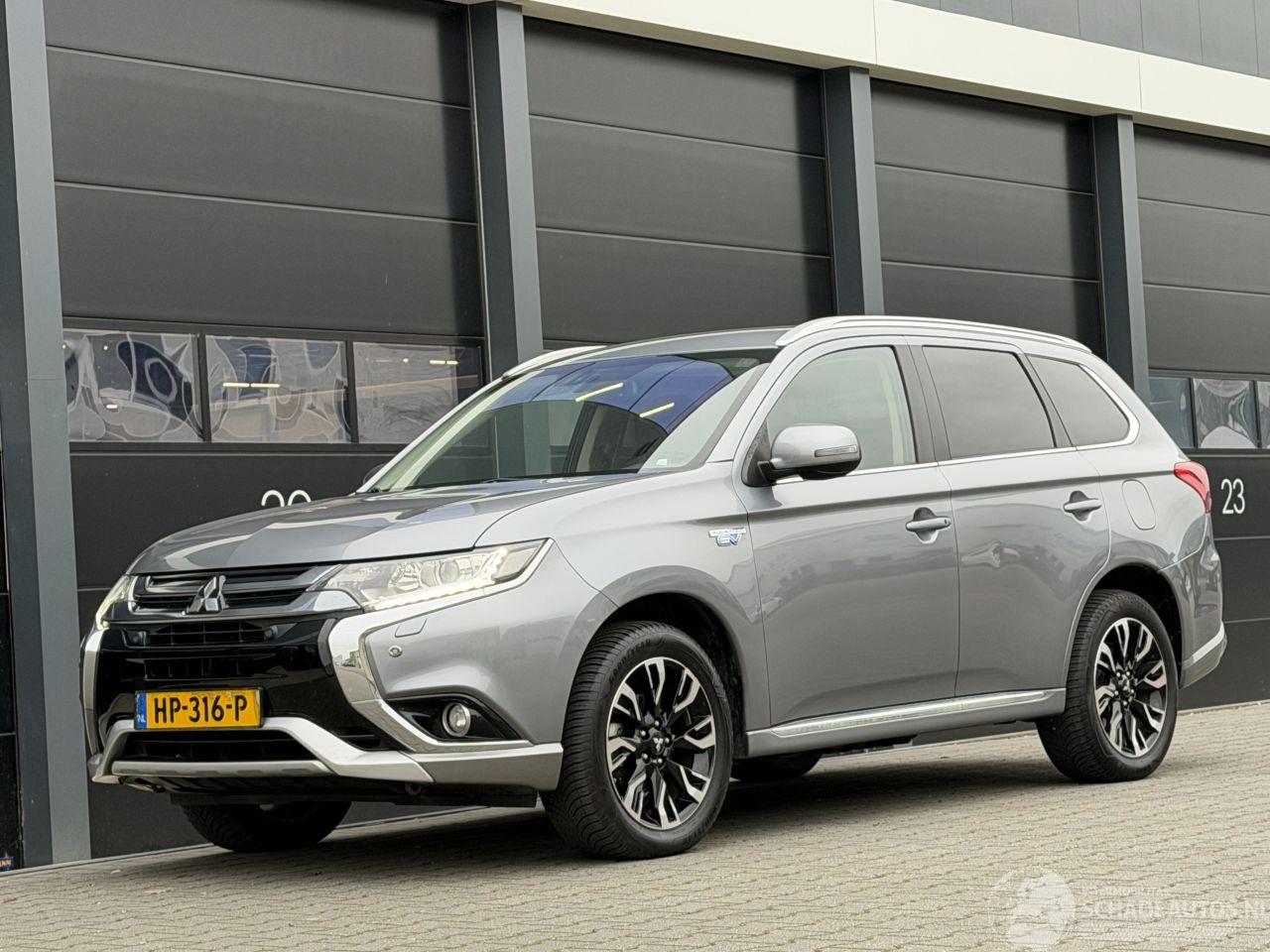 Mitsubishi Outlander 2.0 PHEV Executive Edition Camera Leer