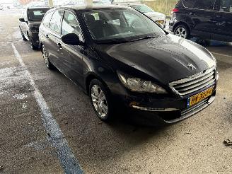 Peugeot 308 1.6 BlueHDI Blue picture 2