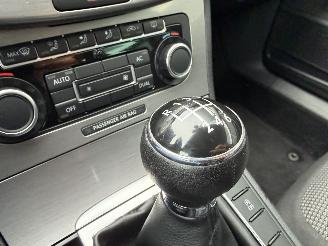 Volkswagen Passat 1.6 TDI Navi Clima PDC picture 11