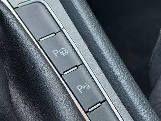 Volkswagen Golf 1.6 TDI Highline BlueMotion picture 11