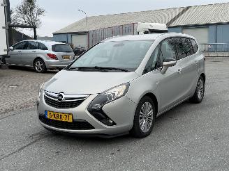 Coche accidentado Opel Zafira 1.4 T Design Edition Navi PDC 2013/7