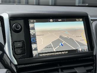 Peugeot 208 1.6 BlueHDi Executive Pano Camera Clima picture 10