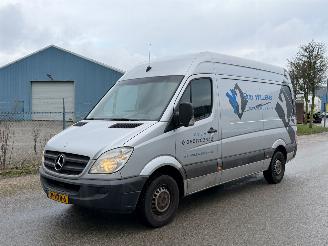 damaged commercial vehicles Mercedes Sprinter 2.2 CDI Automaat 2008/10