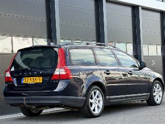 Volvo V-70 2.4 D5 Leer Navi Clima PDC picture 4