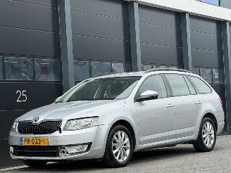Auto incidentate Skoda Octavia 1.6 TDI Navi Clima AUTOMAAT 2017/3