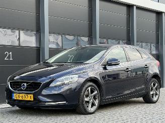damaged passenger cars Volvo V-40 2.0 D2 Navi Clima PDC 2015/7