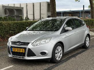 skadebil auto Ford Focus 1.6 TI-VCT 2012/8