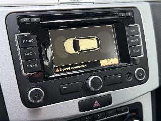 Volkswagen Passat 1.6 TDI Highline Leer Navi Clima PDC picture 11