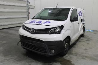 skadebil auto Toyota ProAce CITY 2021/10