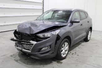 krockskadad bil auto Hyundai Tucson  2019/2