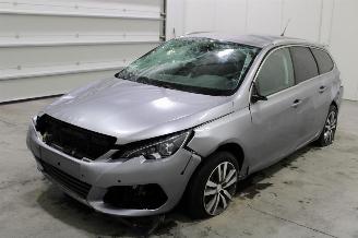 Unfall Kfz Wohnwagen Peugeot 308  2020/7