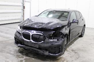 Damaged car BMW 1-serie 116 2022/10