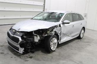 krockskadad bil auto Skoda Octavia  2022/9