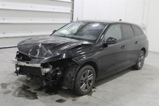 krockskadad bil auto Peugeot 308  2024/3