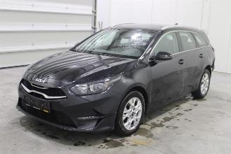 Uttjänta bilar auto Kia Cee d cee'd 2023/11