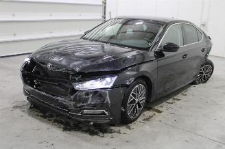 krockskadad bil auto Skoda Octavia  2023/8