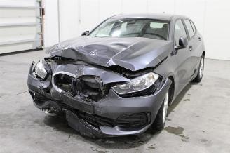 Schadeauto BMW 1-serie 118 2019/10