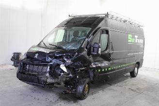 Damaged car Peugeot Boxer  2023/11