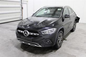Coche accidentado Mercedes GLA 200 2021/4