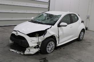 krockskadad bil auto Toyota Yaris  2024/7