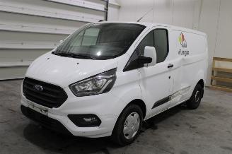 damaged passenger cars Ford Transit  2023/5