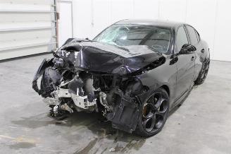 damaged passenger cars Alfa Romeo Giulia  2019/5
