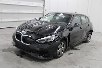 krockskadad bil auto BMW 1-serie 116 2023/3