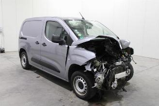 Salvage car Peugeot Partner  2020/8