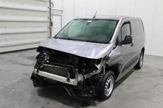 Schadeauto Peugeot Partner  2023/11